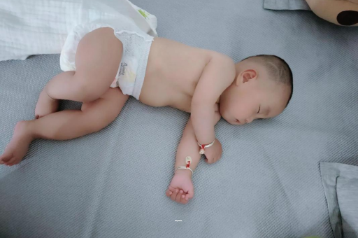 福州宝宝先长上牙还是下牙